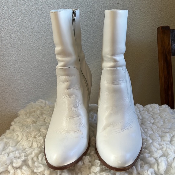 Chinese Laundry White leather block heel booties - Picture 10 of 12